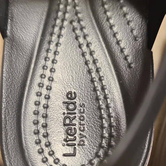 CROCS Lite Ride Sandles - Picture 3 of 8